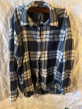 Wrangler Blue and White Plaid Button-Down Shirt